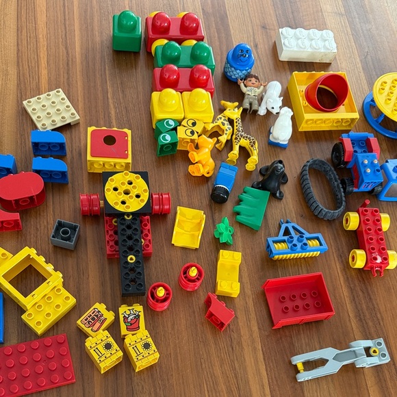 LEGO DUPLO Mixed Vintage Classic Vehicles Special Blocks  Mix of vintage/new  duplo
